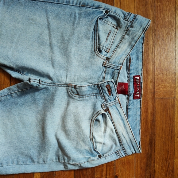 Women's red rivet capri jeans size 9 - Picture 4 of 6